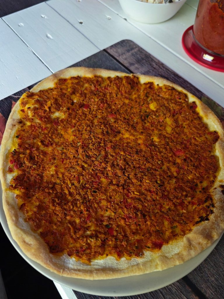 wp 16939290604408450284591093289120 Türkische Pizza - Lahmacun