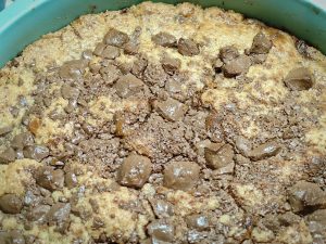 wp 17118111677532827581907574142855 Fertig gebackener Chocolate Chip Cookie Karamell Kuchen